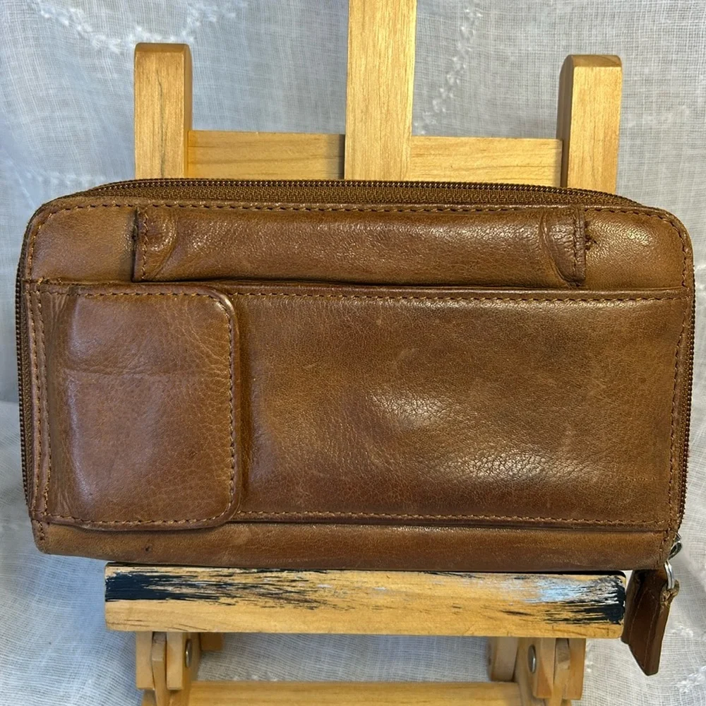 Fossil vintage leather wallet zip around wallet